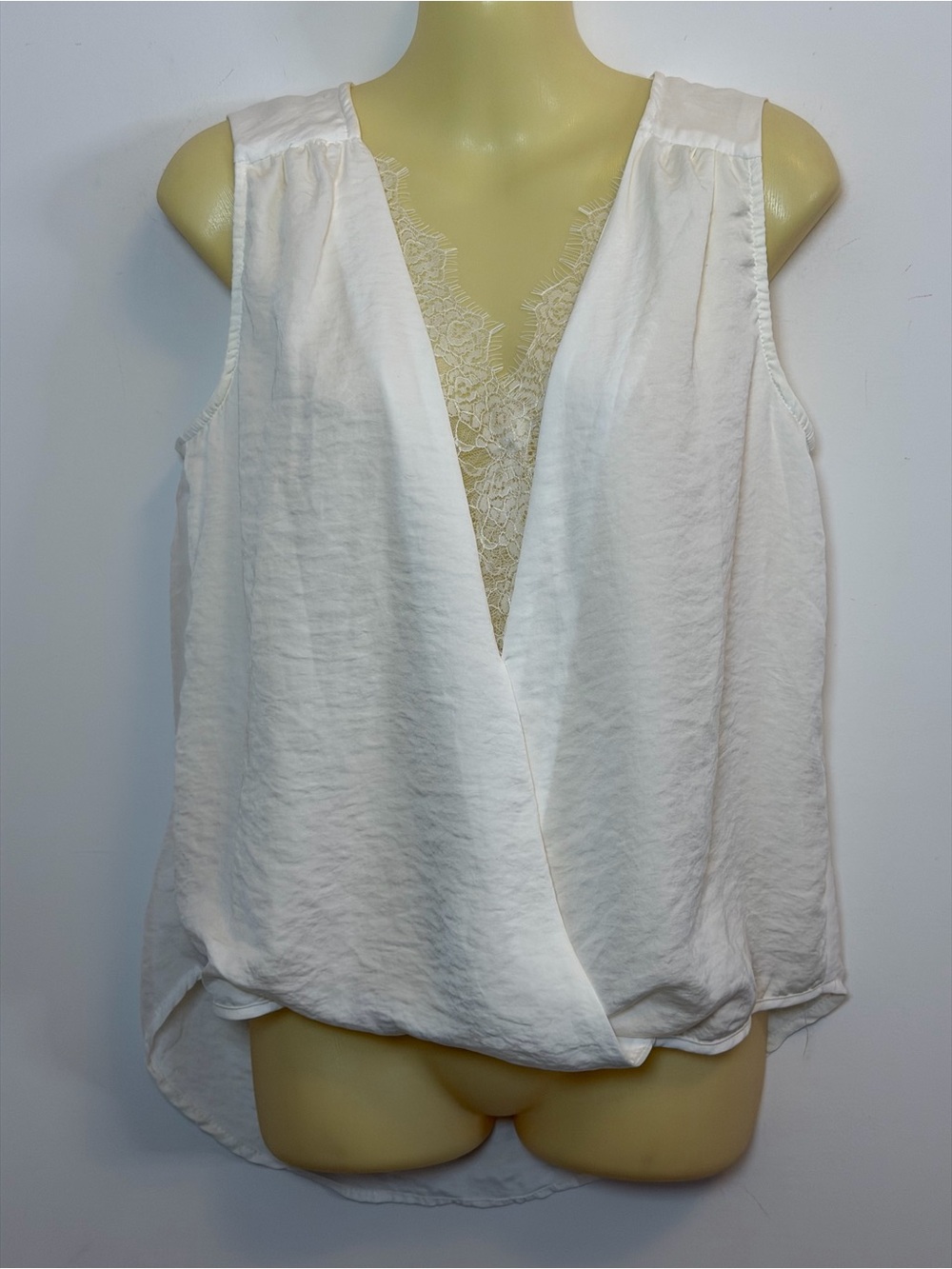 DO+BE White Lace-Trim Surplice Blouse